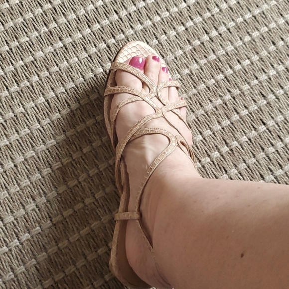 Stuart Weitzman never worn. NWOT. Sandals made in Spain. 8m - Picture 1 of 4